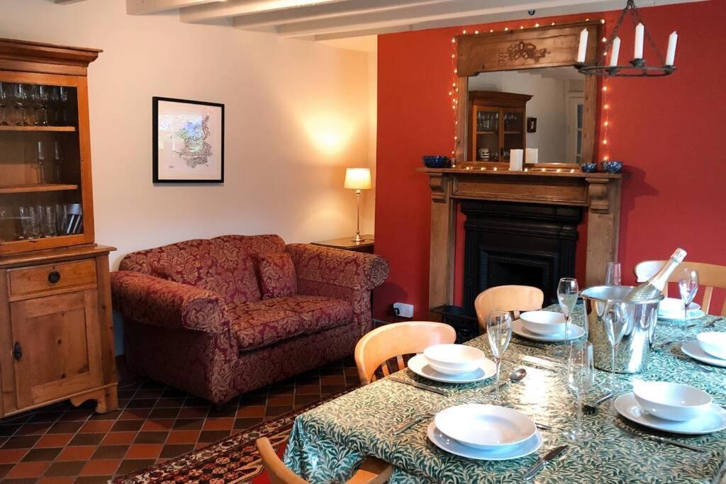 Stunning & Spacious House In Central Tenby Eksteriør billede