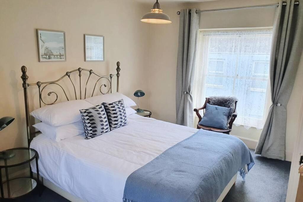 Stunning & Spacious House In Central Tenby Eksteriør billede