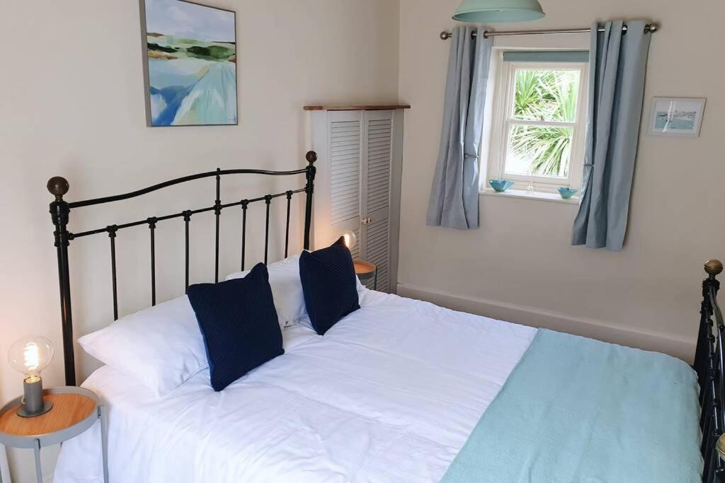 Stunning & Spacious House In Central Tenby Eksteriør billede