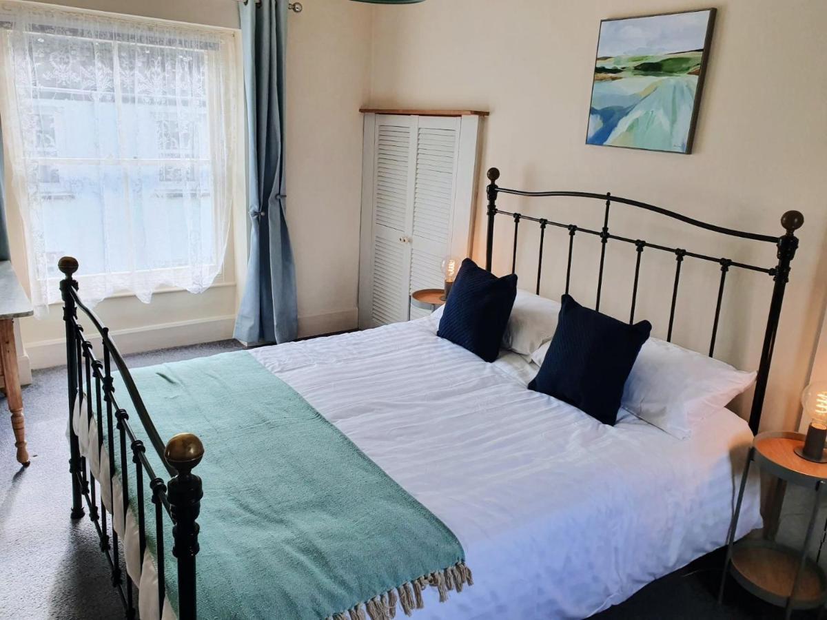 Stunning & Spacious House In Central Tenby Eksteriør billede