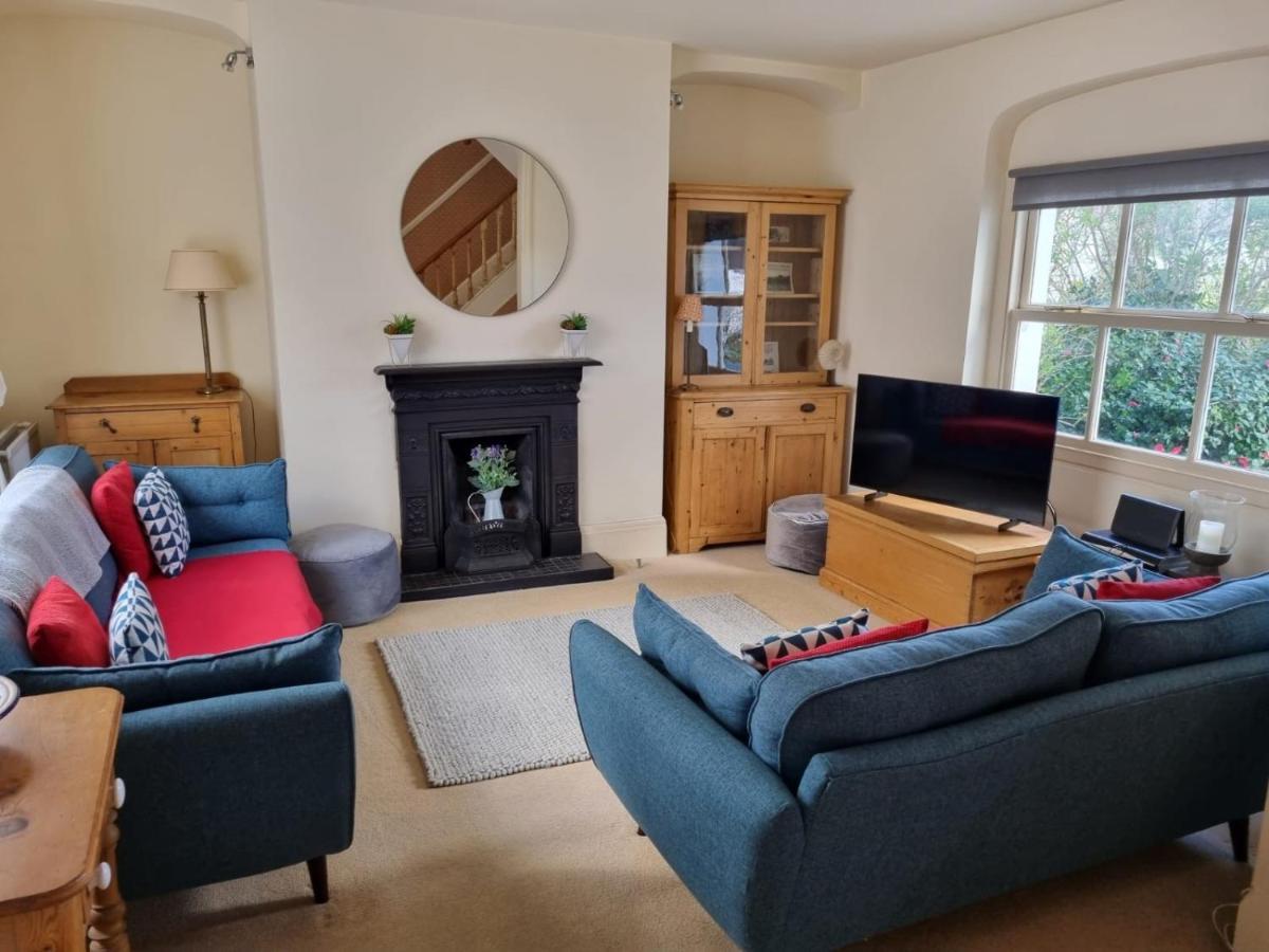 Stunning & Spacious House In Central Tenby Eksteriør billede